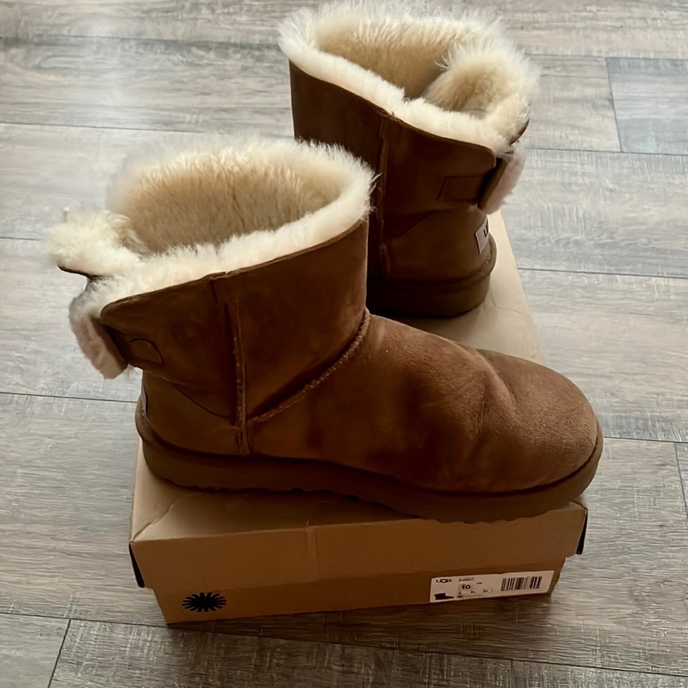 Ugg Authentic Arielle Bow Boots EUC Sz 10